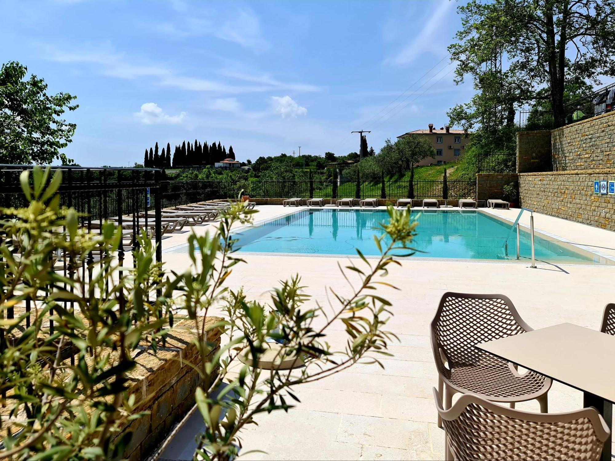Hotel Stara Sola - Oleander Resort Korte Bagian luar foto