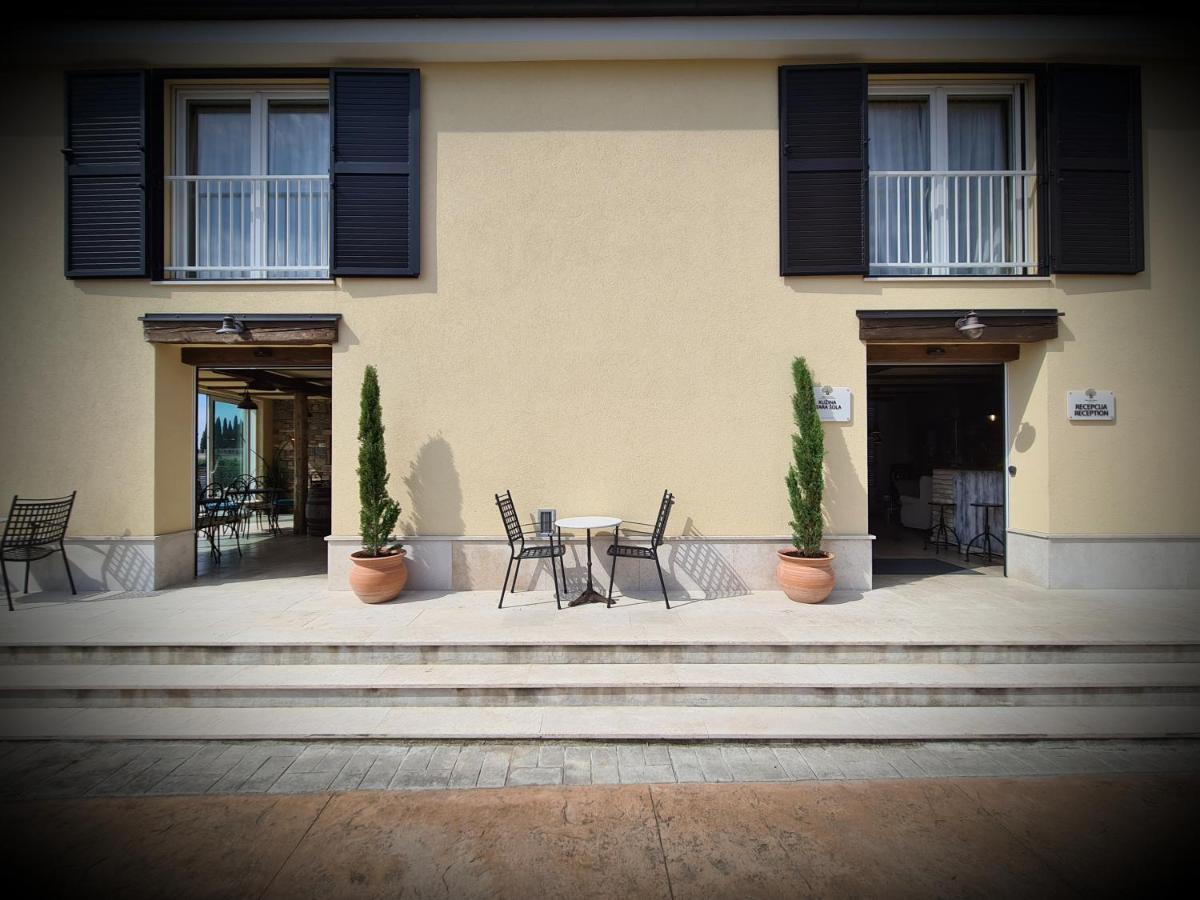 Hotel Stara Sola - Oleander Resort Korte Bagian luar foto