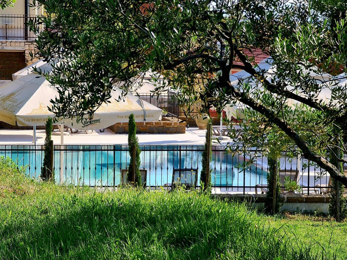 Hotel Stara Sola - Oleander Resort Korte Bagian luar foto