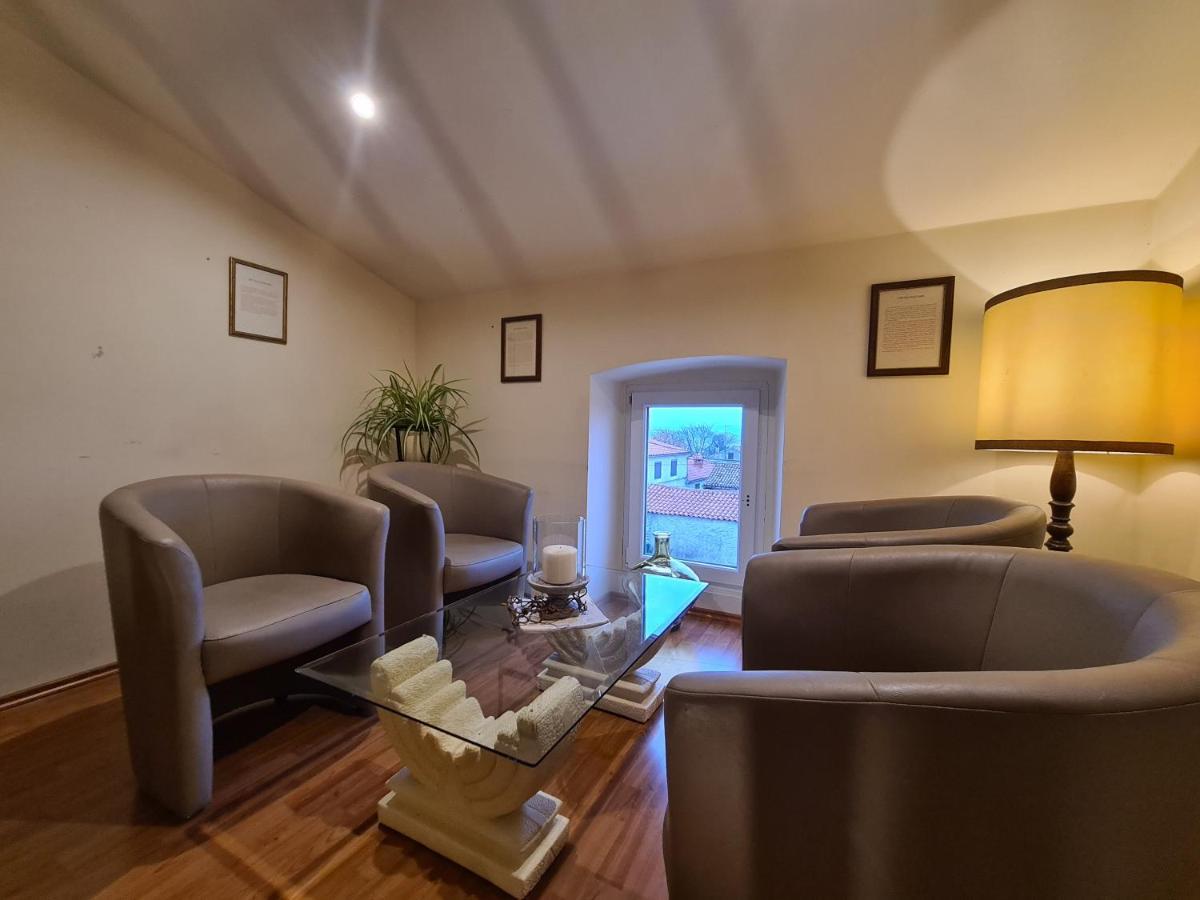 Hotel Stara Sola - Oleander Resort Korte Bagian luar foto