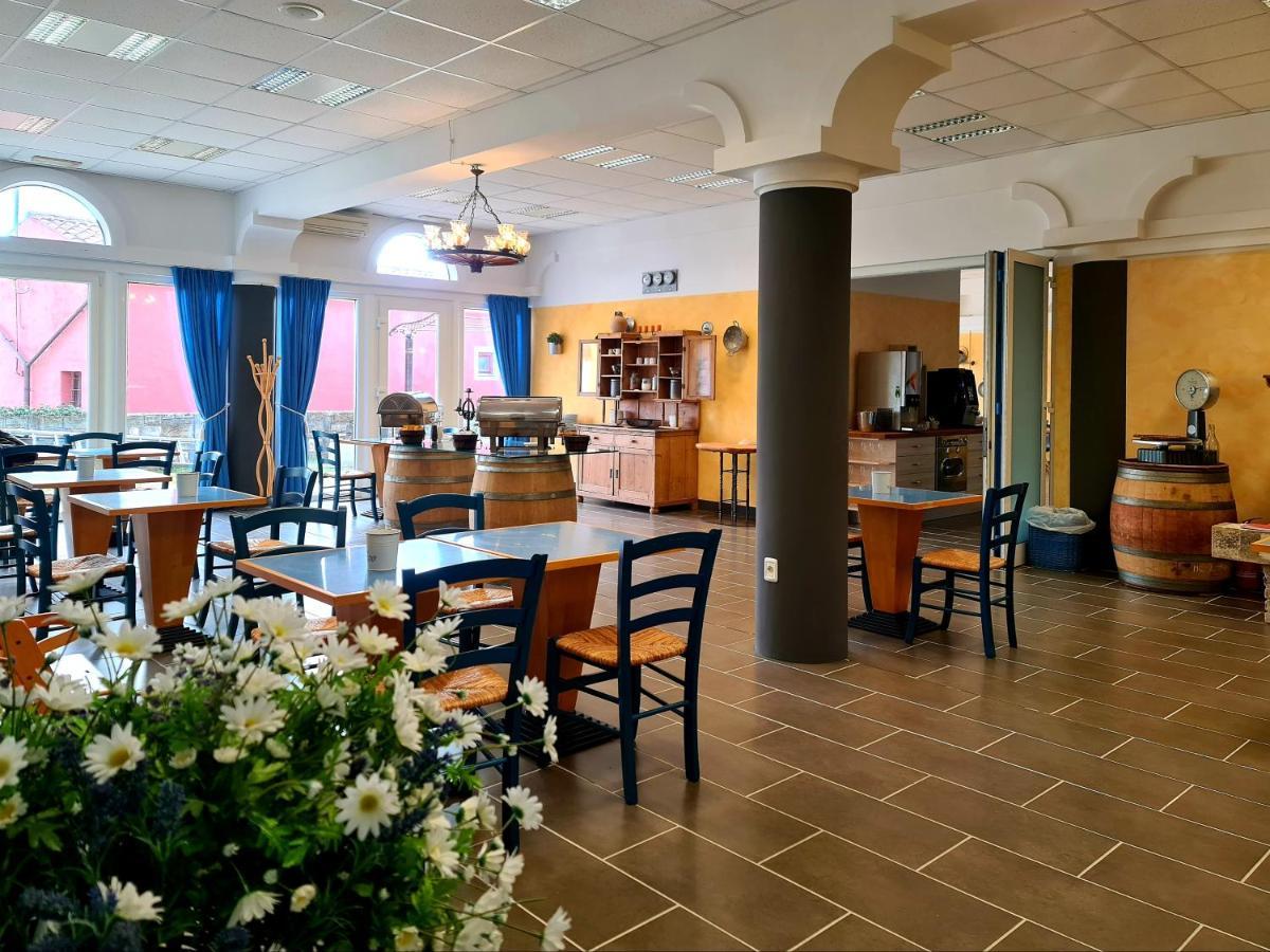 Hotel Stara Sola - Oleander Resort Korte Bagian luar foto