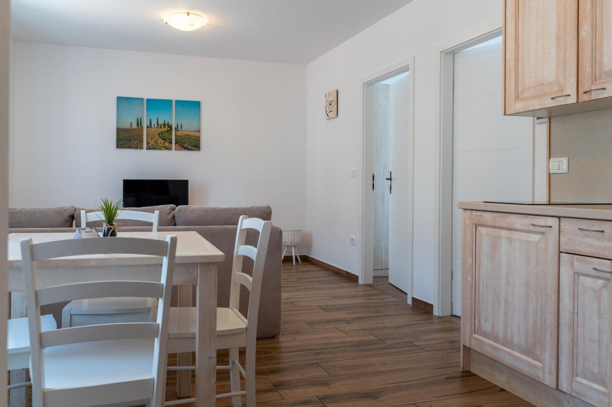 Hotel Stara Sola - Oleander Resort Korte Bagian luar foto