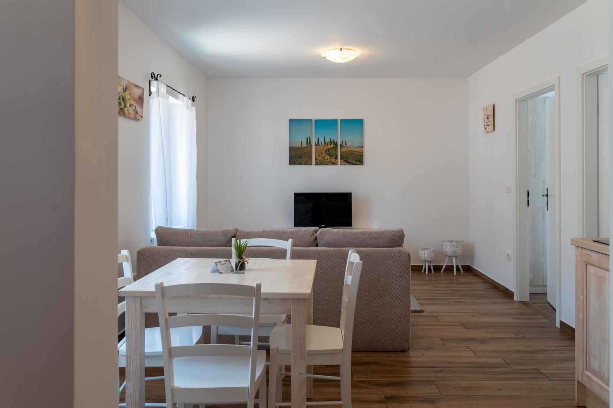 Hotel Stara Sola - Oleander Resort Korte Bagian luar foto