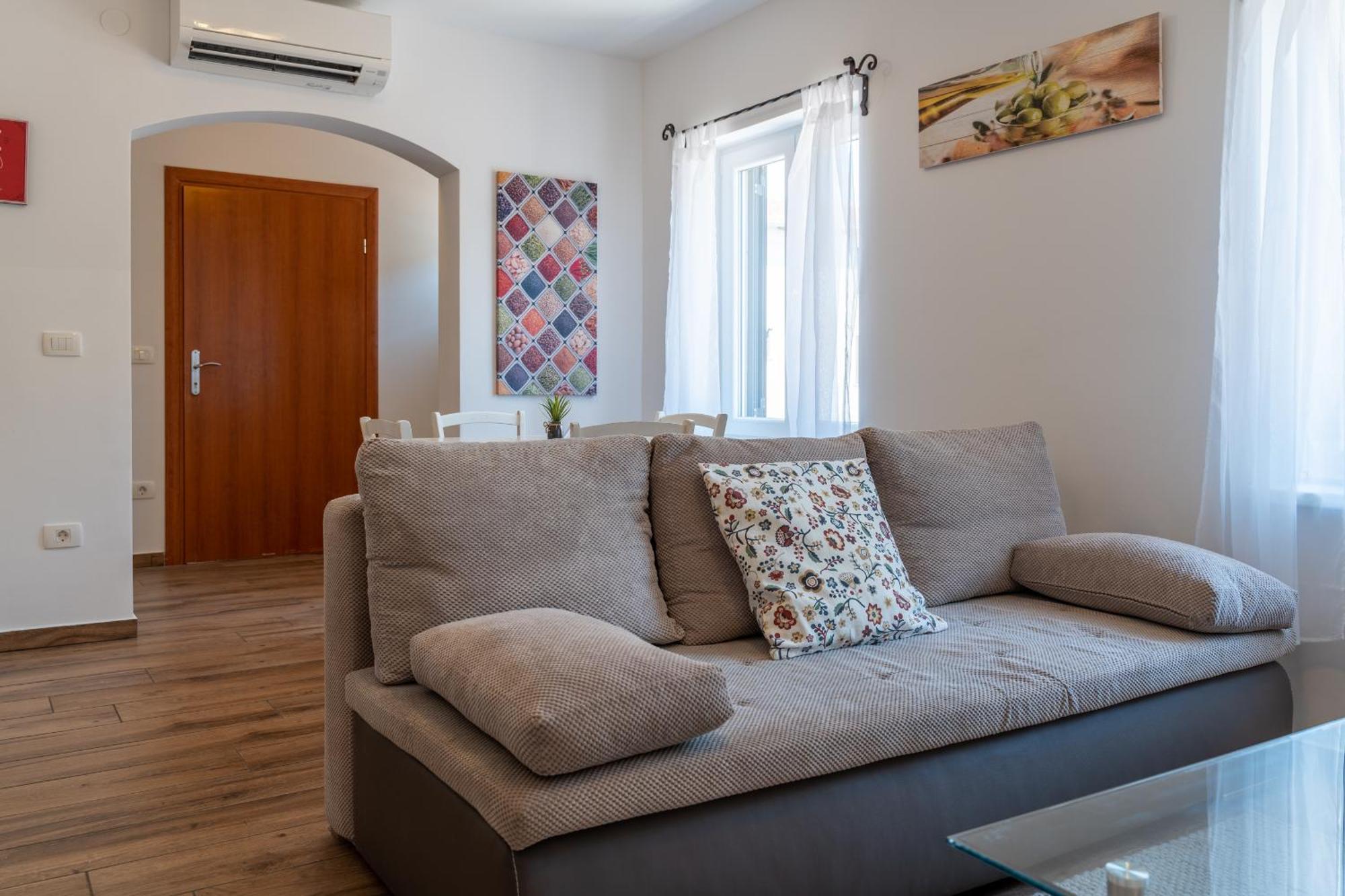 Hotel Stara Sola - Oleander Resort Korte Bagian luar foto