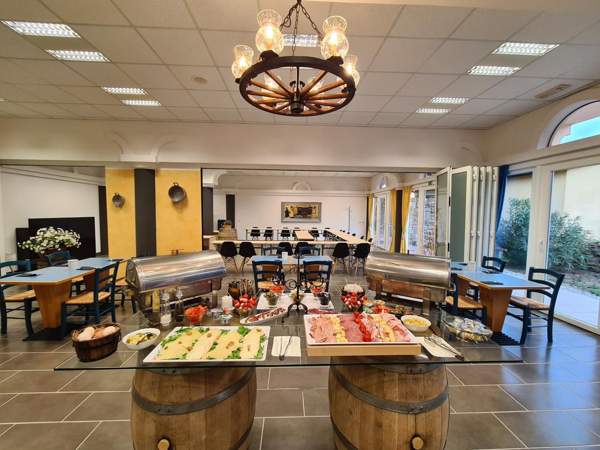 Hotel Stara Sola - Oleander Resort Korte Bagian luar foto