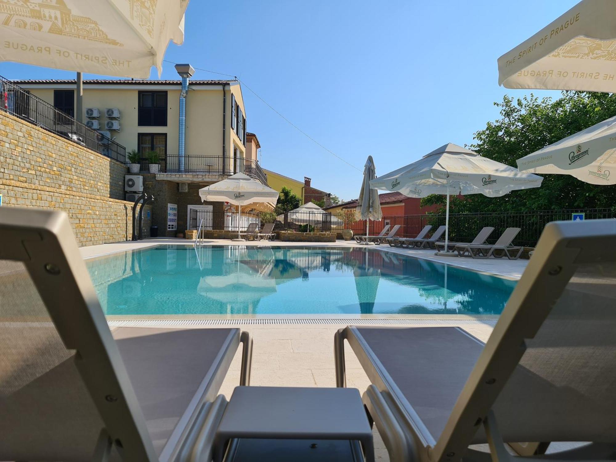 Hotel Stara Sola - Oleander Resort Korte Bagian luar foto
